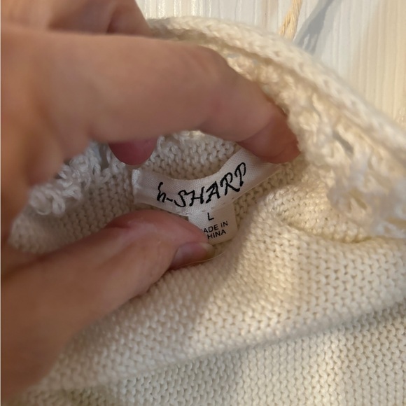 B. Sharp crochet accents sweater size large - Picture 2 of 5